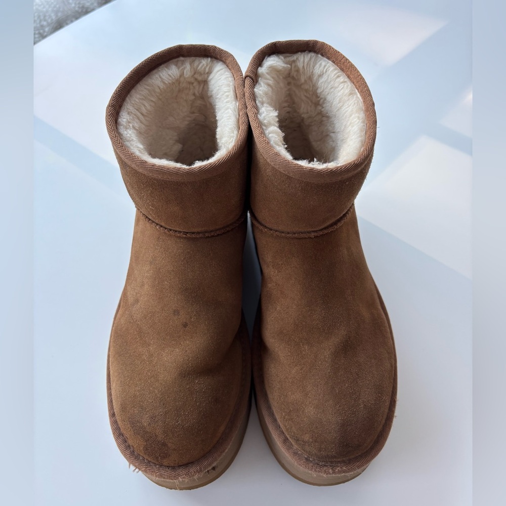 UGG Platform short boots, chestnut, size 9